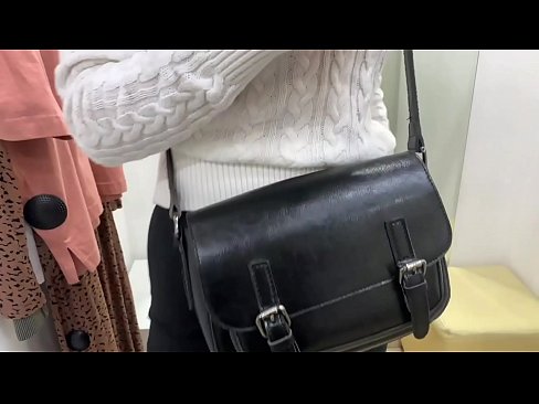 ❤️ Masturbasi publik dari jalang muda FeralBerry dengan dildo di kamar pas ❤ Super porno pada kami
