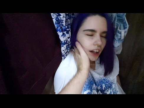 ❤️ Menemukan adikku di lemari dan membantunya cum ❤ Super porno pada kami
